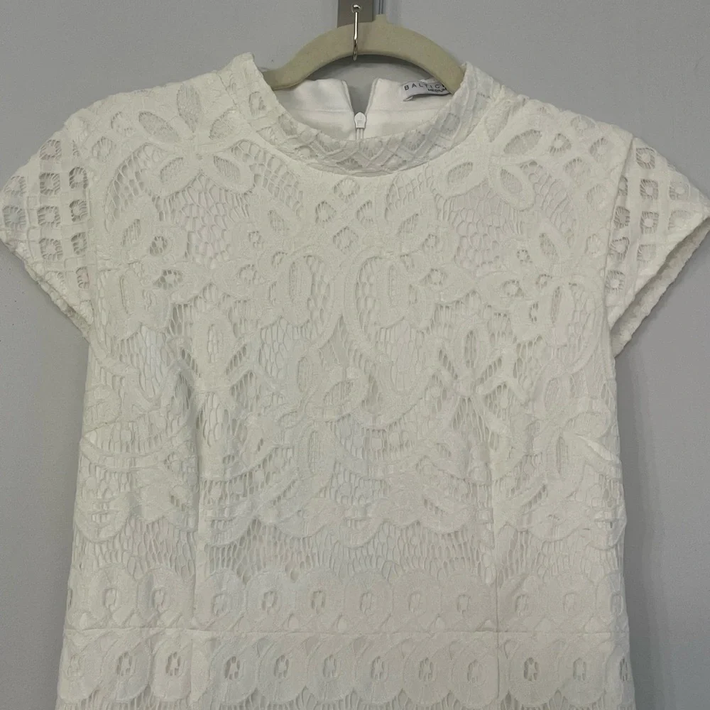 Baltic Born, Medium, funnel neck lined white lace overlay cap sleeve midi dress - Picture 3 of 10